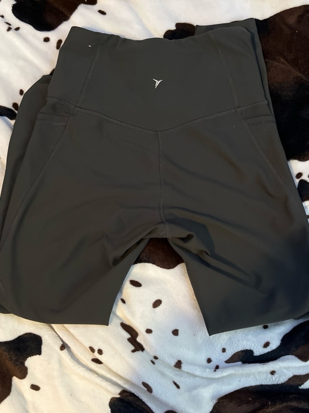 Old Navy Black High-Rise Leggings with Subtle Logo